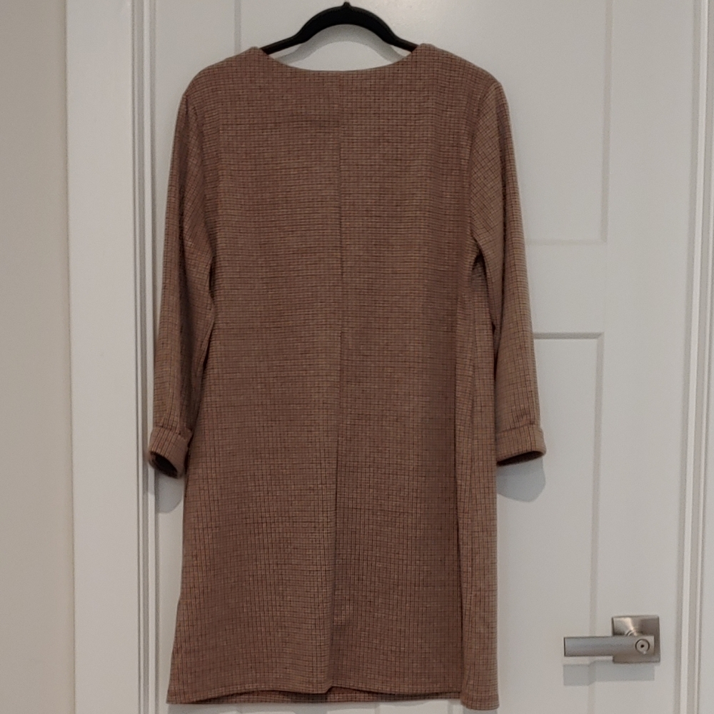 Dress - Picture 2 of 4